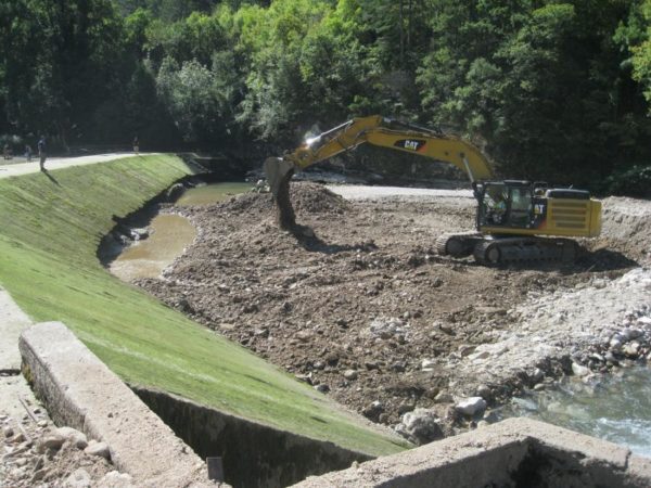 2018-08-28 Travaux d'assèchement - Seuil de Prades